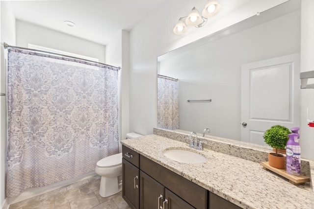 full bath with shower / tub combo with curtain, toilet, and vanity