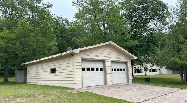 view of detached garage