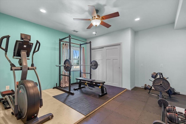 exercise room featuring visible vents, recessed lighting, and a ceiling fan