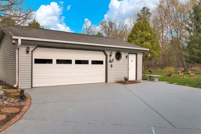 view of detached garage