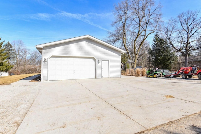 view of detached garage