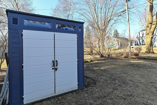 view of outbuilding