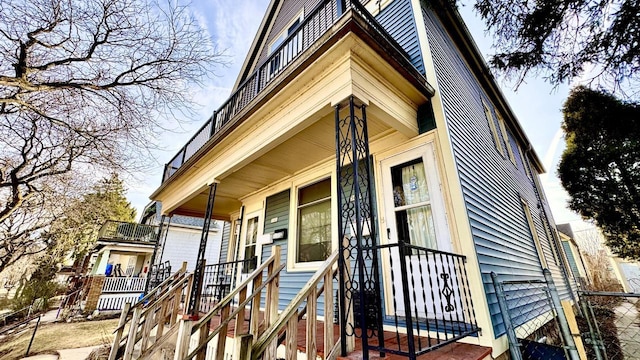 view of front of home with covered porch