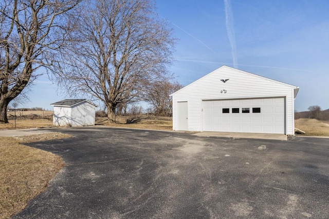 view of detached garage