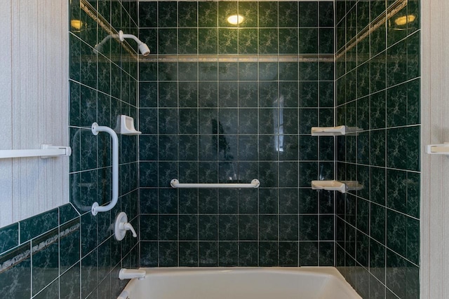 bathroom featuring shower / bathing tub combination