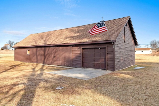 view of detached garage