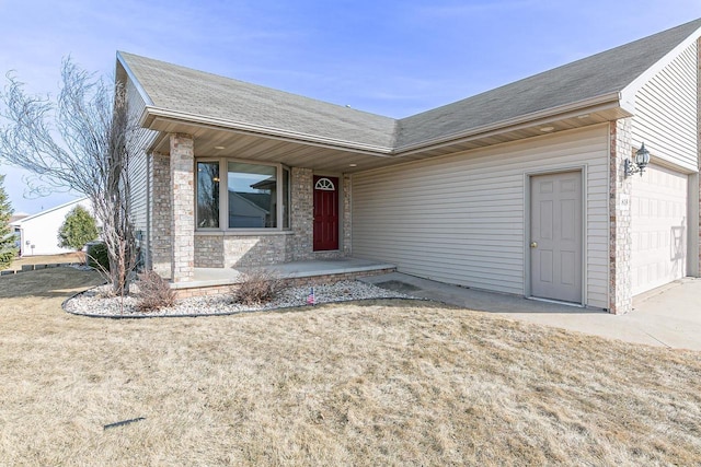 single story home with a garage