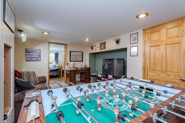 game room featuring recessed lighting