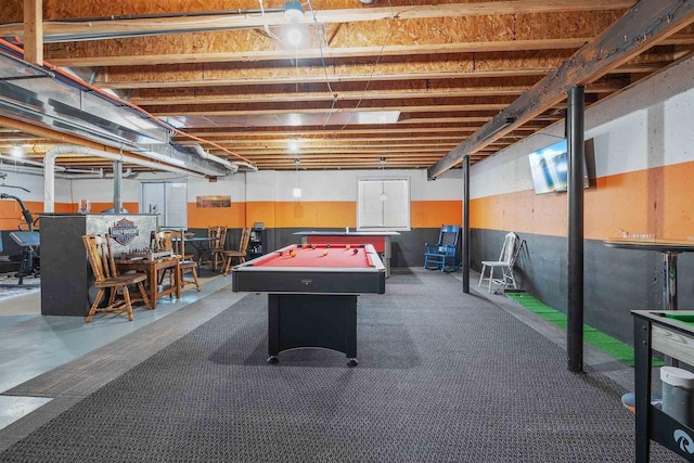 playroom featuring a wainscoted wall and billiards