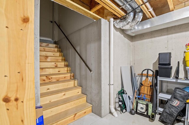 655 Sunset Grn, Bay, WI 54313 - unfinished basement with stairway