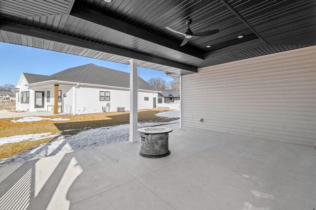 655 Sunset Grn, Bay, WI 54313 - view of patio featuring cooling unit and a ceiling fan