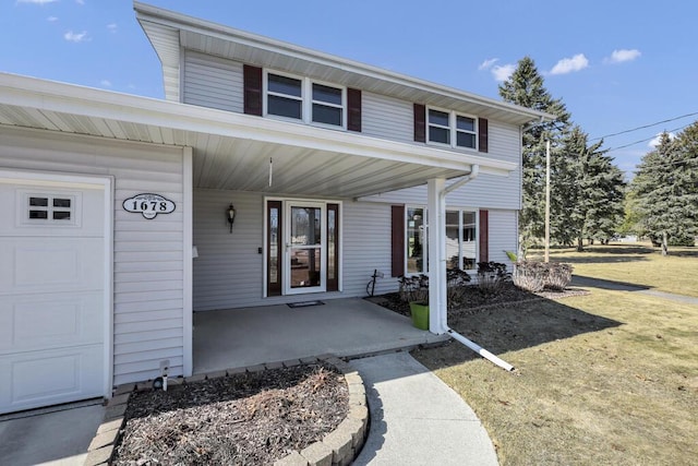 view of front of home with a front yard and covered porch