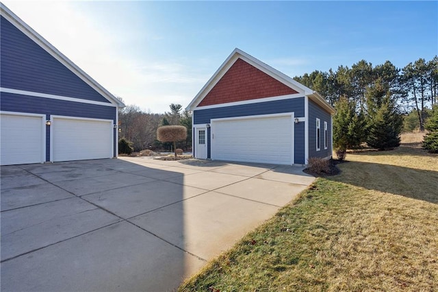 view of detached garage