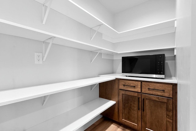 1362 Highland Ridge Dr, De Pere, WI 54115 - view of pantry