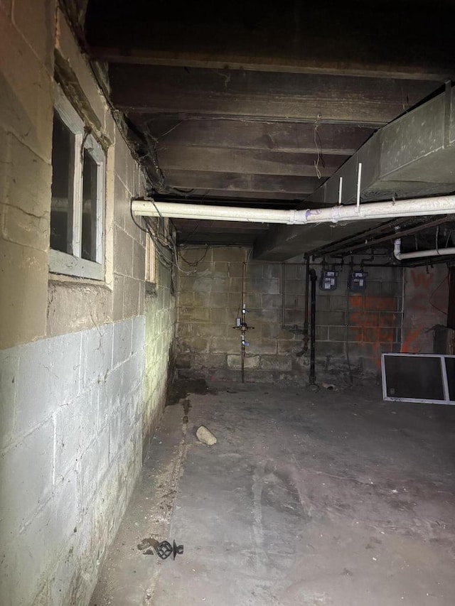 view of unfinished basement