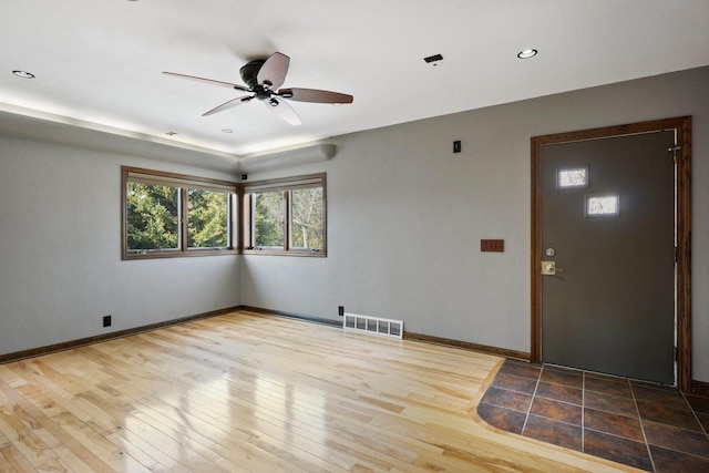 entrance foyer featuring wood finished floors, baseboards, visible vents, recessed lighting, and ceiling fan