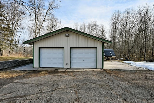 view of detached garage