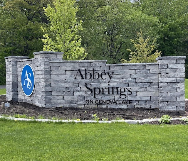 view of community / neighborhood sign