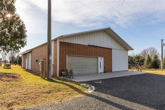 view of detached garage