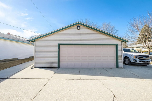 view of detached garage