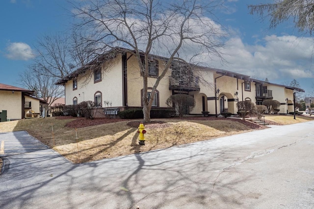 view of front of house with stucco siding