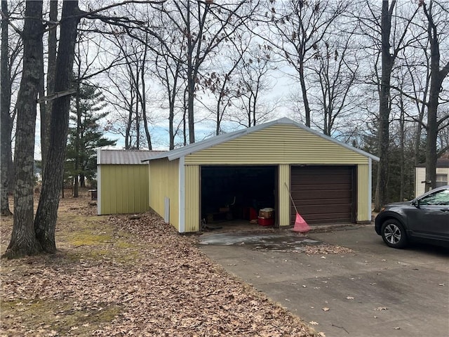 view of detached garage