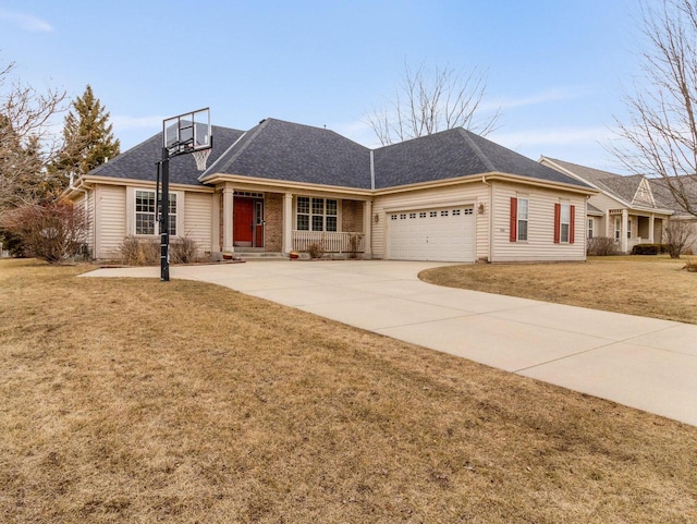 view of front of home featuring a front lawn, a garage, driveway, and roof with shingles