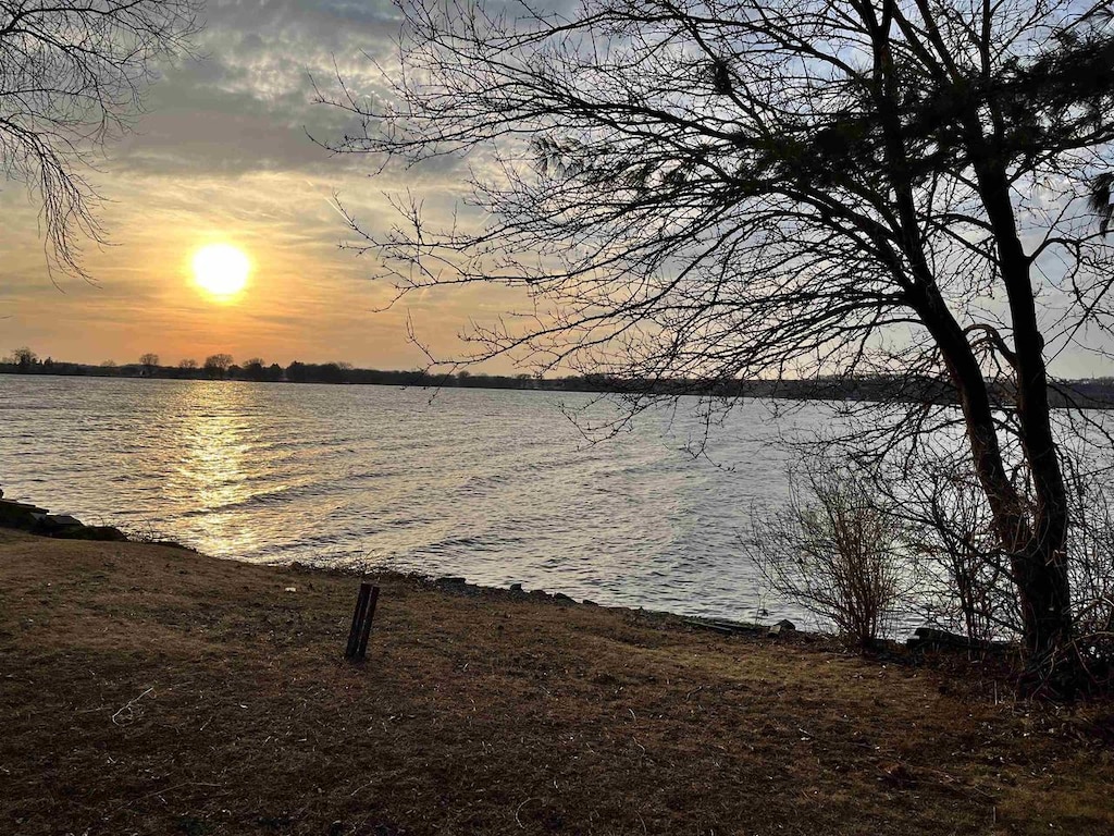 W10928 Glen Dr, Beaver Dam, WI 53916
