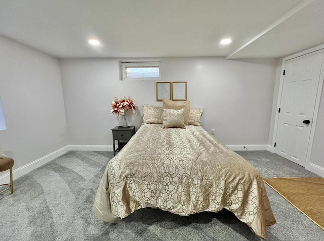 carpeted bedroom featuring recessed lighting and baseboards