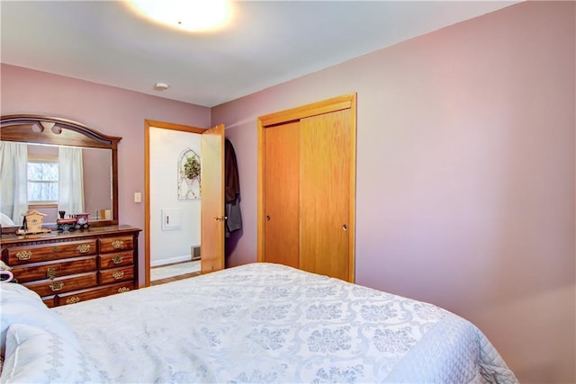 bedroom with a closet