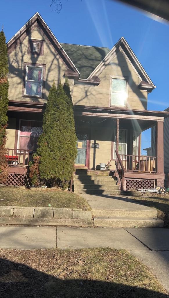 1525 Owen Ave, Racine, WI 53403 - view of front facade featuring covered porch