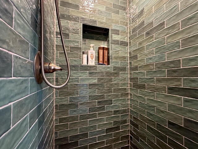 44 Oakwood St, Williams Bay, WI 53191 - bathroom with tiled shower