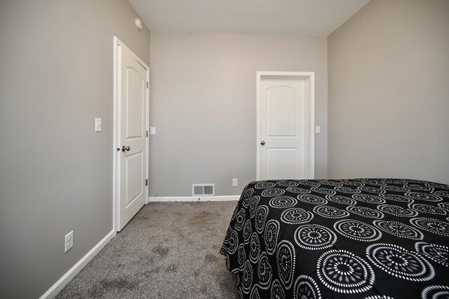 458 High Forest St, Winona, MN 55987 - bedroom featuring carpet flooring, baseboards, and visible vents