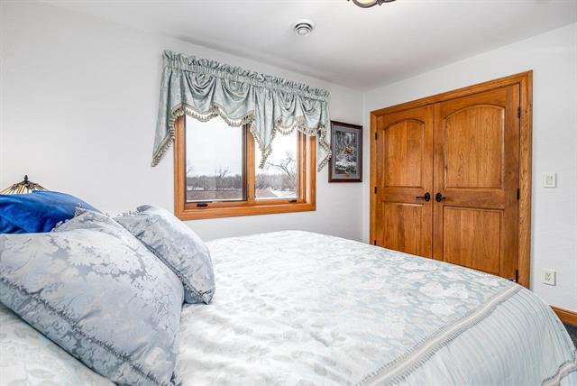 1300 Jack Oak Rd, Cassville, WI 53806 - bedroom featuring a closet and visible vents