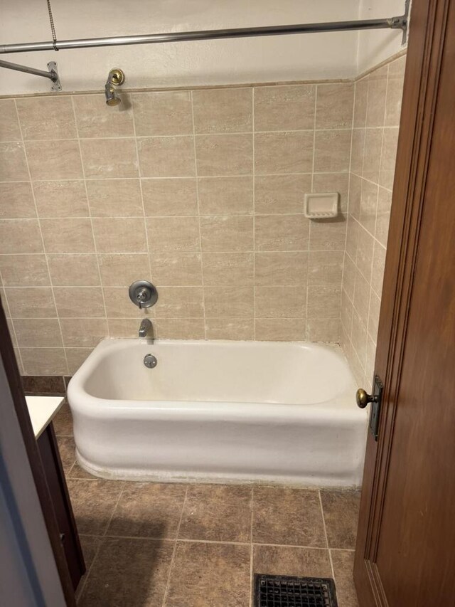 7126 W Congress St, Milwaukee, WI 53218 - full bathroom featuring shower / bathing tub combination