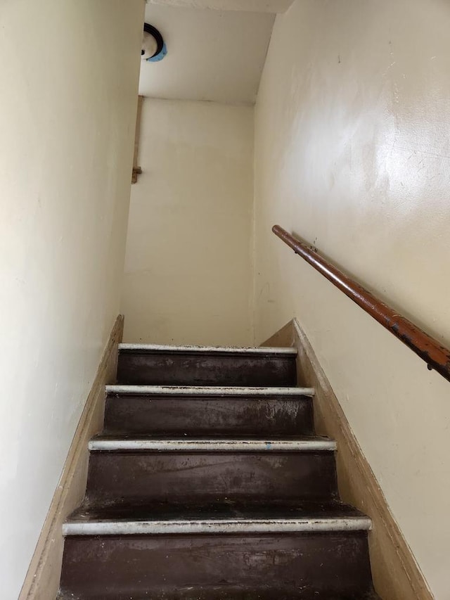 4047 N 19th St Unit 4049, Milwaukee, WI 53209 - view of staircase