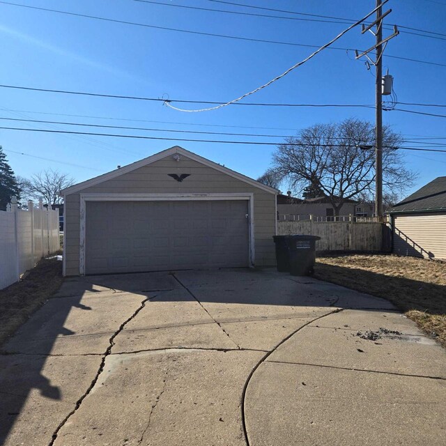 3731 S 56th St, Greenfield, WI 53220 - detached garage with fence