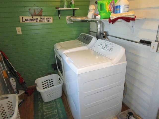 454 Center St, Adams, WI 53910 - laundry room with washing machine and dryer