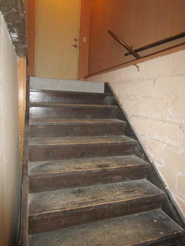 454 Center St, Adams, WI 53910 - view of staircase