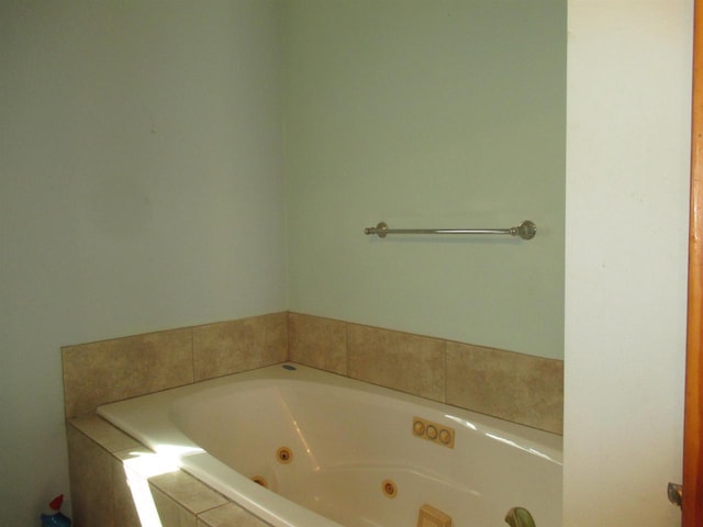 207 E Water St, Montello, WI 53949 - full bath with a tub with jets