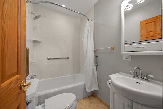 556 Highland Rd, Williams Bay, WI 53191 - full bath with shower / bathtub combination with curtain, toilet, tile patterned flooring, vanity, and baseboards