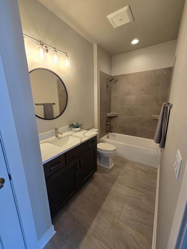 5684 N Kestrel Cir, Appleton, WI 54913 - full bathroom featuring toilet, vanity, and bathing tub / shower combination