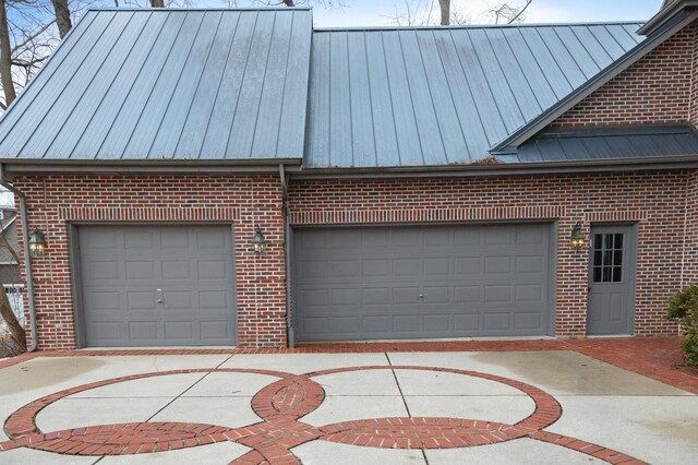 36082 N Beach Rd, Oconomowoc, WI 53066 - garage with driveway