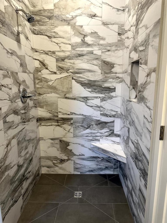 N9249 Constellation Dr, Appleton, WI 54915 - full bath with a tile shower