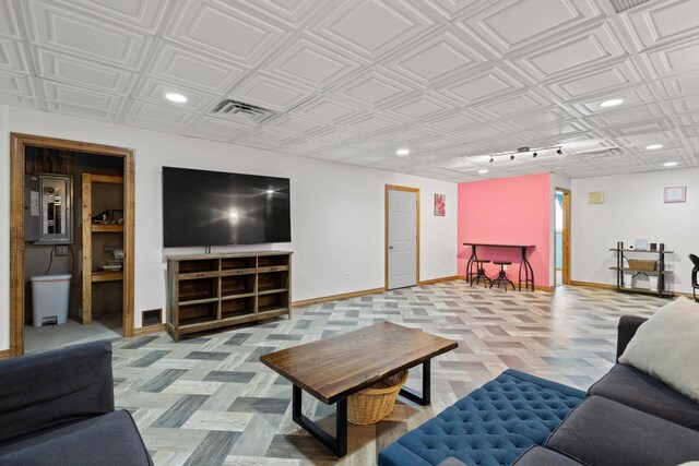 8464 County Rd S, Pulaski, WI 54162 - living room featuring baseboards, visible vents, and recessed lighting