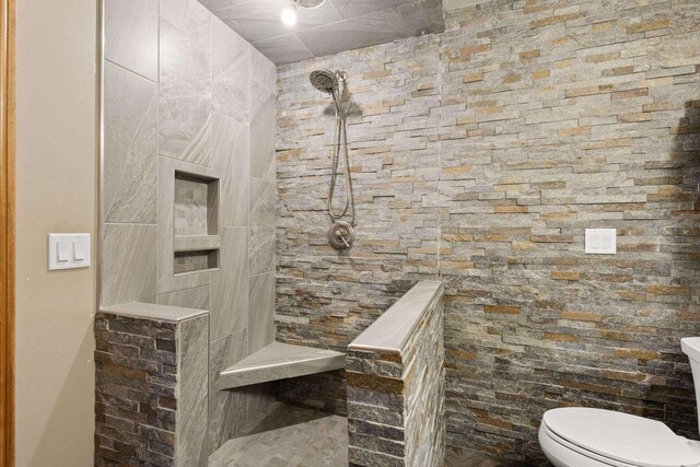 8464 County Rd S, Pulaski, WI 54162 - full bath with toilet and walk in shower