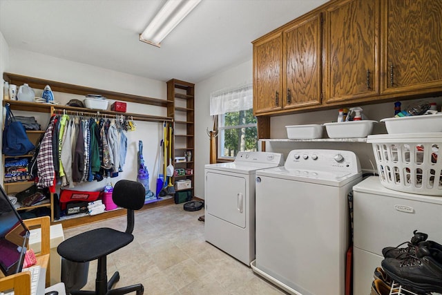 2925 Meadow Ln, Hartland, WI 53029 - laundry area featuring separate washer and dryer and cabinet space