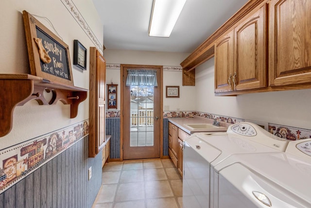 N8891 Gladstone Beach Rd, Fond Du Lac, WI 54937 - laundry room with a sink, cabinet space, and washer and clothes dryer