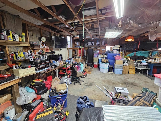 233 Highland St, Belmont, WI 53510 - basement with a workshop area