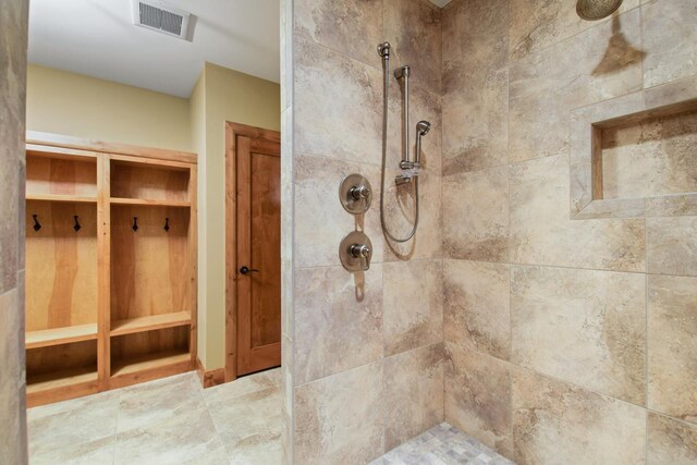 7548 Fallen Oak Dr, Verona, WI 53593 - bathroom with visible vents and a tile shower